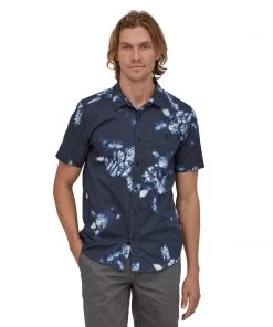 Patagonia Shirts M's Go To Shirt- Swimming Turtles Navy